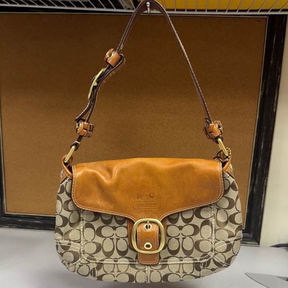 Vintage Coach (Bleecker) Chestnut‎ Leather Monogram Shoulder Bag w Front Buckle - Picture 1 of 8